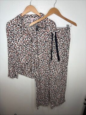 Victoria's Secret Heart Leopard Print 2 Piece Pajama Set Women Size S
